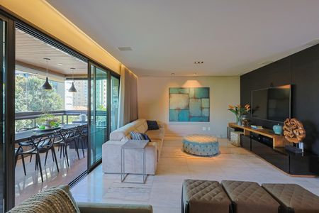 Apartamento à venda com 220m², 4 quartos e 3 vagasSala
