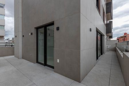 Apartamento à venda com 135m², 2 quartos e 2 vagas Apartamento à venda com 135m², 2 quartos e 2 vagasTerraço