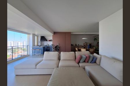 Apartamento à venda com 120m², 3 quartos e 2 vagas Apartamento à venda com 120m², 3 quartos e 2 vagasSala