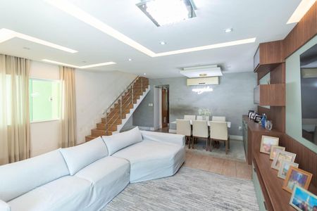 Sala de casa para alugar com 4 quartos, 250m² em Grajaú, Rio de Janeiro