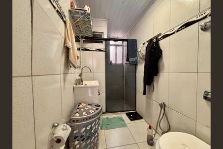 Apartamento à venda com 48m², 2 quartos e sem vaga Apartamento à venda com 48m², 2 quartos e sem vagaBanheiro social