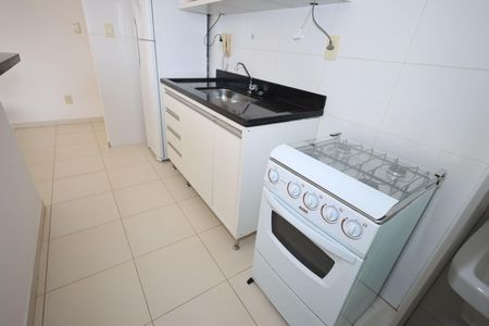 Cozinha de apartamento para alugar com 2 quartos, 58m² em Jardim das Esmeraldas, Goiânia