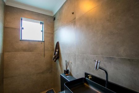 Lavabo de casa para alugar com 3 quartos, 258m² em Jardim Cristiane, Santo André