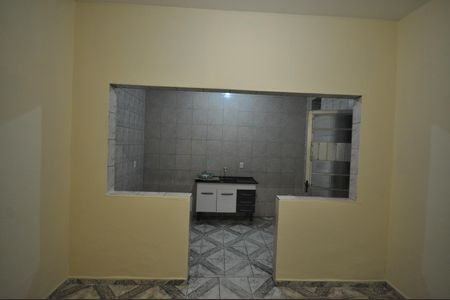 Casa à venda com 75m², 5 quartos e 1 vagaSala