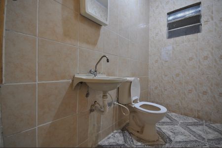Casa à venda com 75m², 5 quartos e 1 vagaBanheiro
