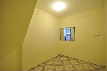 Casa à venda com 75m², 5 quartos e 1 vagaQuarto