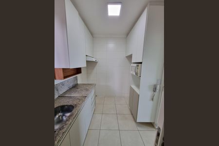 Cozinha de apartamento para alugar com 3 quartos, 85m² em Santa Mônica, Uberlândia