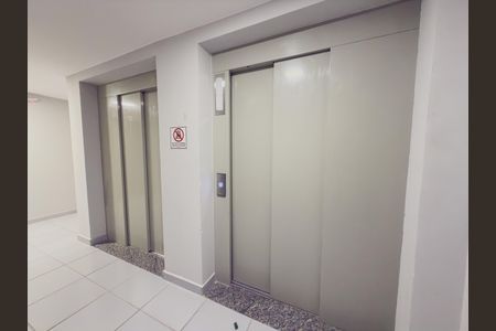 Apartamento à venda com 42m², 2 quartos e sem vagaÁrea comum