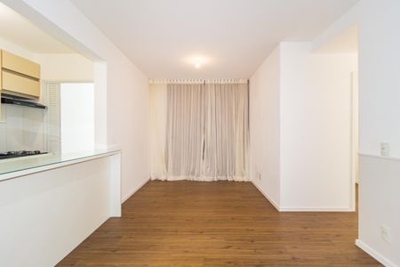 Apartamento à venda com 94m², 3 quartos e 1 vaga Apartamento à venda com 94m², 3 quartos e 1 vagaSala