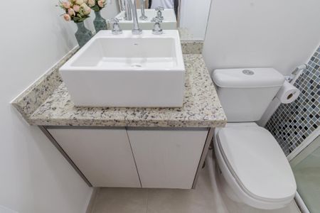 Apartamento à venda com 66m², 2 quartos e 1 vaga Apartamento à venda com 66m², 2 quartos e 1 vagaBanheiro da Suíte