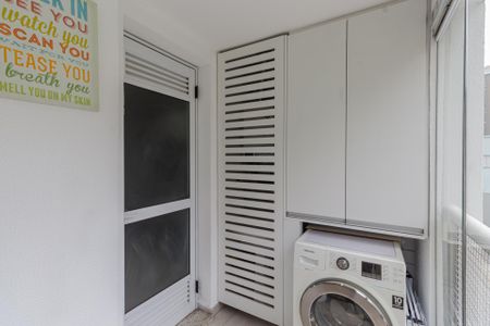 Apartamento à venda com 66m², 2 quartos e 1 vaga Apartamento à venda com 66m², 2 quartos e 1 vagaÁrea de Serviço