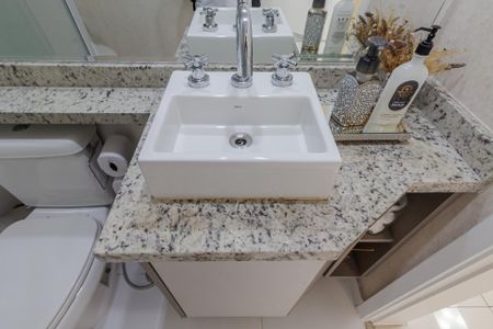 Apartamento à venda com 66m², 2 quartos e 1 vaga Apartamento à venda com 66m², 2 quartos e 1 vagaBanheiro Social