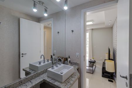 Apartamento à venda com 66m², 2 quartos e 1 vaga Apartamento à venda com 66m², 2 quartos e 1 vagaBanheiro Social