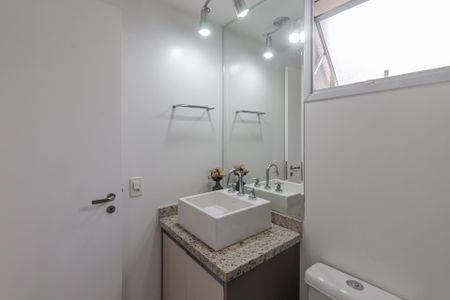 Apartamento à venda com 66m², 2 quartos e 1 vaga Apartamento à venda com 66m², 2 quartos e 1 vagaBanheiro da Suíte