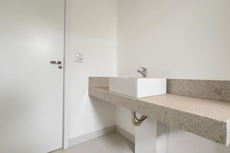 Apartamento à venda com 150m², 3 quartos e 3 vagas Apartamento à venda com 150m², 3 quartos e 3 vagasBanheiro da Suíte 1