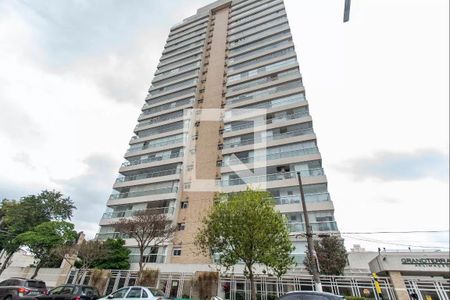 Apartamento à venda com 110m², 2 quartos e 2 vagas Apartamento à venda com 110m², 2 quartos e 2 vagasFachada e portaria