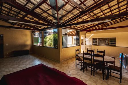 Casa para alugar com 300m², 5 quartos e sem vagaÁrea comum