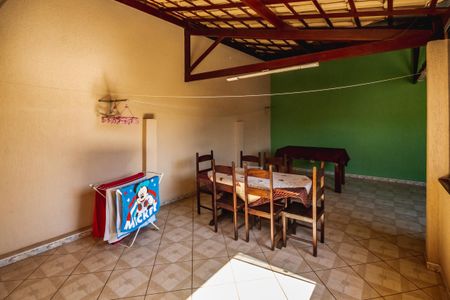 Casa para alugar com 300m², 5 quartos e sem vagaÁrea comum