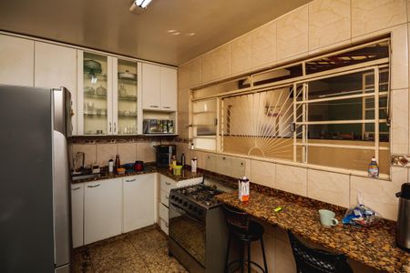 Casa para alugar com 300m², 5 quartos e sem vagaCozinha