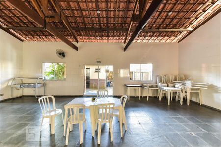 Apartamento à venda com 58m², 2 quartos e 1 vaga Apartamento à venda com 58m², 2 quartos e 1 vagaÁrea comum - Salão de festas