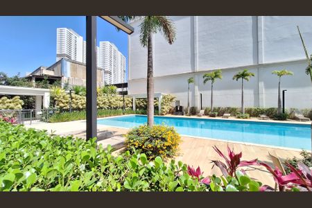 Apartamento à venda com 92m², 2 quartos e 2 vagas Apartamento à venda com 92m², 2 quartos e 2 vagasÁrea comum - Piscina