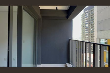 Varanda de kitnet/studio à venda com 1 quarto, 32m² em Sumarezinho, São Paulo