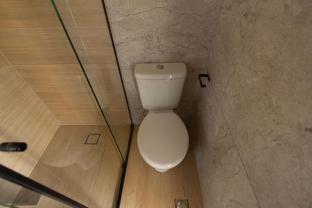 Banheiro de kitnet/studio para alugar com 1 quarto, 28m² em Vila Carvalho, Sorocaba