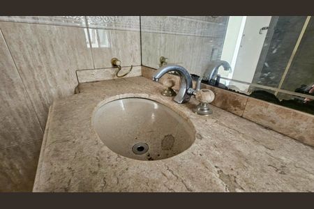 Apartamento à venda com 64m², 3 quartos e 1 vaga Apartamento à venda com 64m², 3 quartos e 1 vagaBanheiro