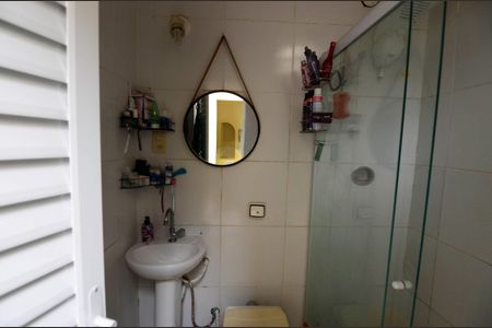 Casa à venda com 70m², 2 quartos e sem vaga Casa à venda com 70m², 2 quartos e sem vagaBanheiro Social