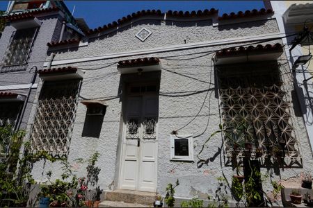 Casa à venda com 70m², 2 quartos e sem vaga Casa à venda com 70m², 2 quartos e sem vagaFachada