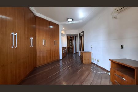 Apartamento à venda com 196m², 4 quartos e 3 vagas Apartamento à venda com 196m², 4 quartos e 3 vagasSuíte 1