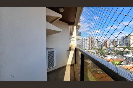 Apartamento à venda com 196m², 4 quartos e 3 vagas Apartamento à venda com 196m², 4 quartos e 3 vagasVaranda Suíte 1