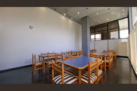 Apartamento à venda com 196m², 4 quartos e 3 vagas Apartamento à venda com 196m², 4 quartos e 3 vagasÁrea comum - Salão de festas