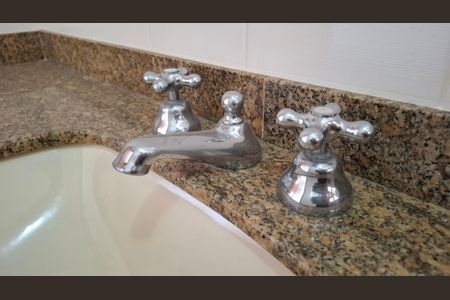 Apartamento à venda com 196m², 4 quartos e 3 vagas Apartamento à venda com 196m², 4 quartos e 3 vagasBanheiro da Suíte 3