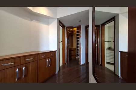 Apartamento à venda com 196m², 4 quartos e 3 vagas Apartamento à venda com 196m², 4 quartos e 3 vagasSuíte 1