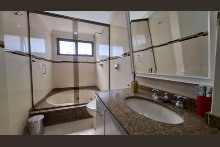 Apartamento à venda com 196m², 4 quartos e 3 vagas Apartamento à venda com 196m², 4 quartos e 3 vagasBanheiro da Suíte 1