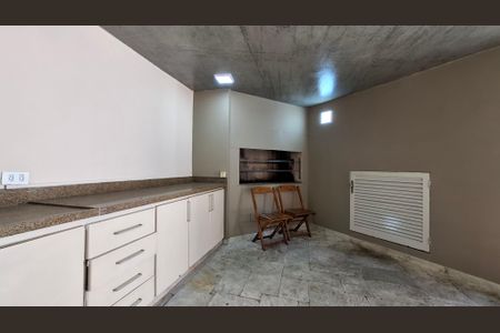 Apartamento à venda com 196m², 4 quartos e 3 vagas Apartamento à venda com 196m², 4 quartos e 3 vagasÁrea comum - Churrasqueira