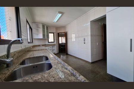Apartamento à venda com 196m², 4 quartos e 3 vagas Apartamento à venda com 196m², 4 quartos e 3 vagasCozinha