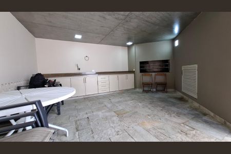 Apartamento à venda com 196m², 4 quartos e 3 vagas Apartamento à venda com 196m², 4 quartos e 3 vagasÁrea comum - Churrasqueira