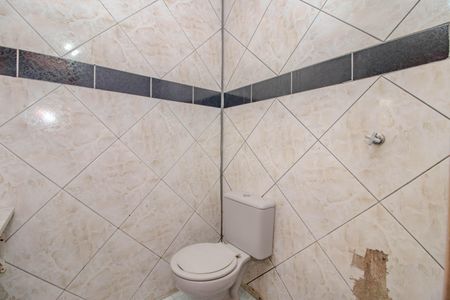 Banheiro Social de kitnet/studio para alugar com 1 quarto, 40m² em Jardim São Pedro, Porto Alegre