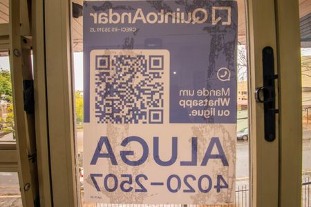 Placa de kitnet/studio para alugar com 1 quarto, 40m² em Jardim São Pedro, Porto Alegre