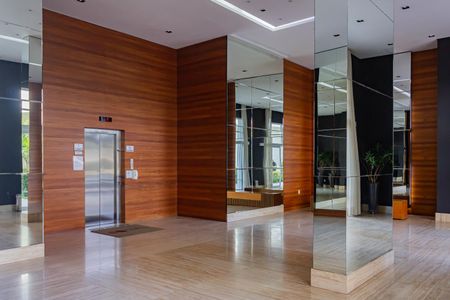 Apartamento à venda com 159m², 4 quartos e 2 vagas Apartamento à venda com 159m², 4 quartos e 2 vagasHall social