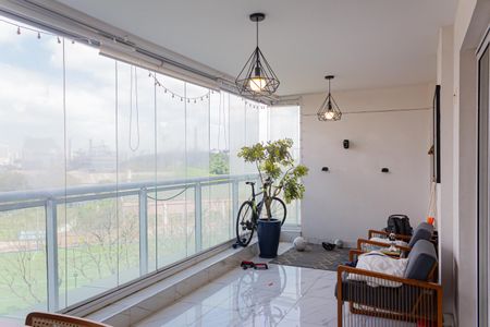 Apartamento à venda com 159m², 4 quartos e 2 vagas Apartamento à venda com 159m², 4 quartos e 2 vagasVaranda gourmet