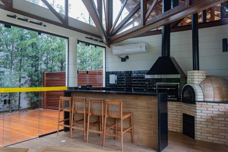 Apartamento à venda com 159m², 4 quartos e 2 vagas Apartamento à venda com 159m², 4 quartos e 2 vagasÁrea comum - Churrasqueira