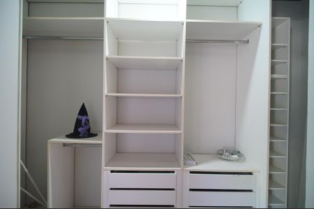 Casa para alugar com 200m², 4 quartos e 1 vagaCloset da suíte