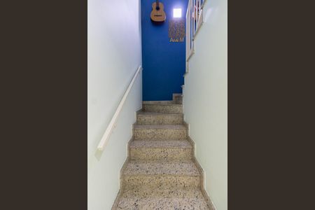 Escada de casa à venda com 2 quartos, 90m² em Vila Ré, São Paulo