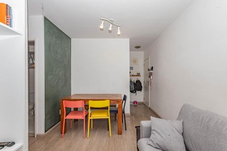 Sala de apartamento à venda com 2 quartos, 54m² em Vila Liviero, São Paulo