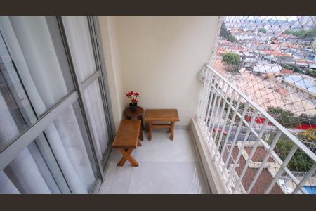 Apartamento à venda com 64m², 3 quartos e 1 vaga Apartamento à venda com 64m², 3 quartos e 1 vagaVaranda