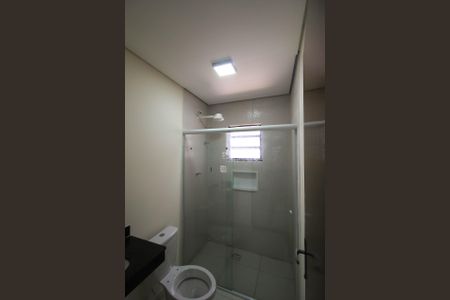 Banheiro de apartamento para alugar com 1 quarto, 27m² em Vila Paulo Silas, São Paulo