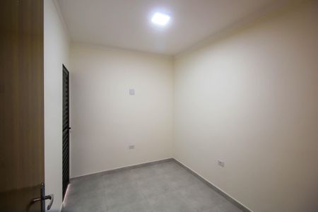 Quarto de apartamento para alugar com 1 quarto, 27m² em Vila Paulo Silas, São Paulo